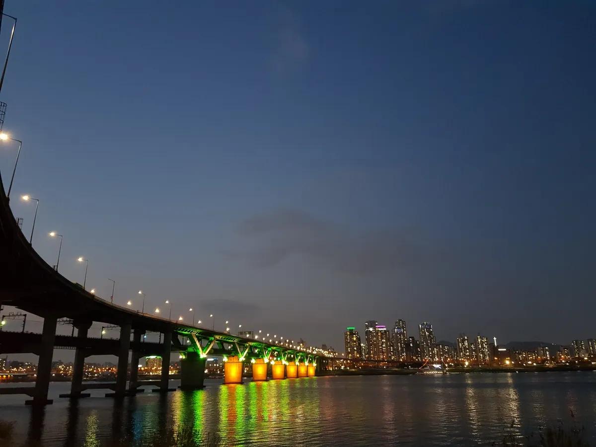 Cheongdam Bridge over Han River
