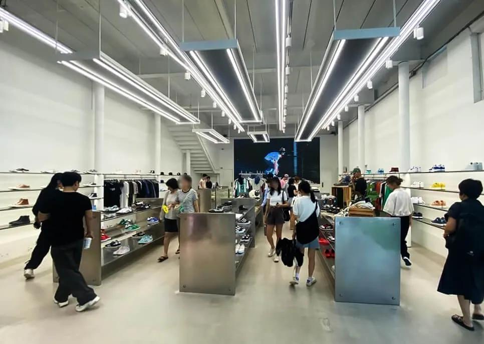 KASINA Seongsu store sneaker wall