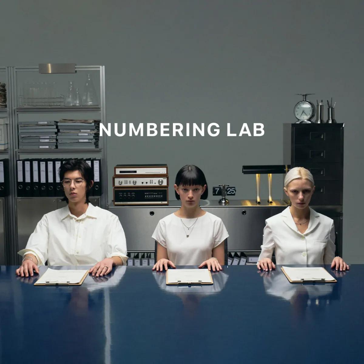 NUMBERING Lab Popup jewelry display