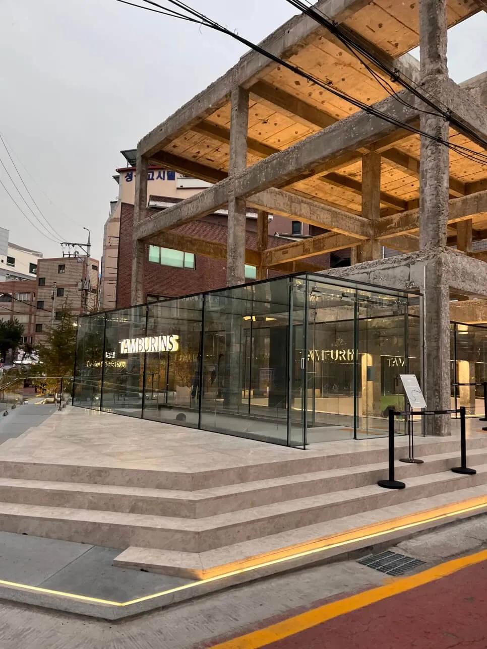 Tamburins Seongsu flagship store exterior storefront shopping area